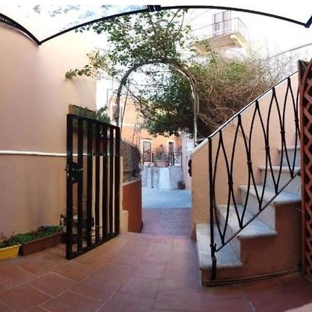 Locanda Genovese 20 La Maddalena  Exteriör bild
