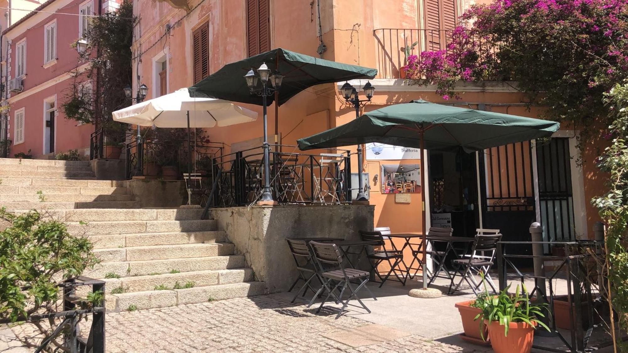 Locanda Genovese 20 La Maddalena  Exteriör bild